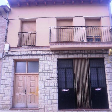 Bar Hostal Torralba De Los Sisones Exteriör bild
